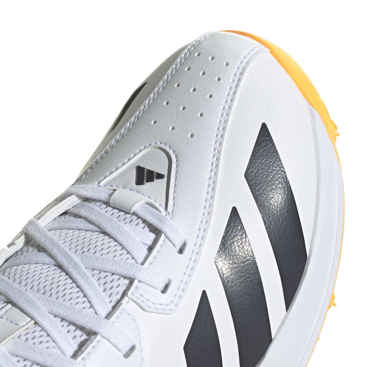 22YDS Spikeless Cricket Shoes